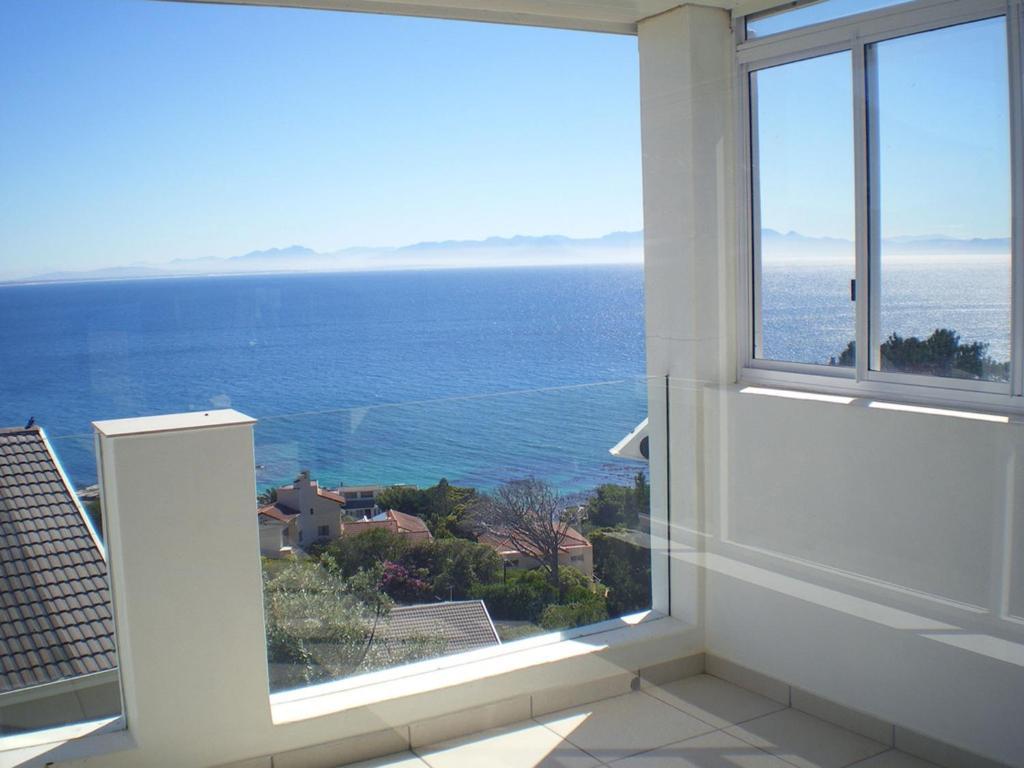 Penguinden - Load-Shedding Free Hotel Simon's Town Room photo