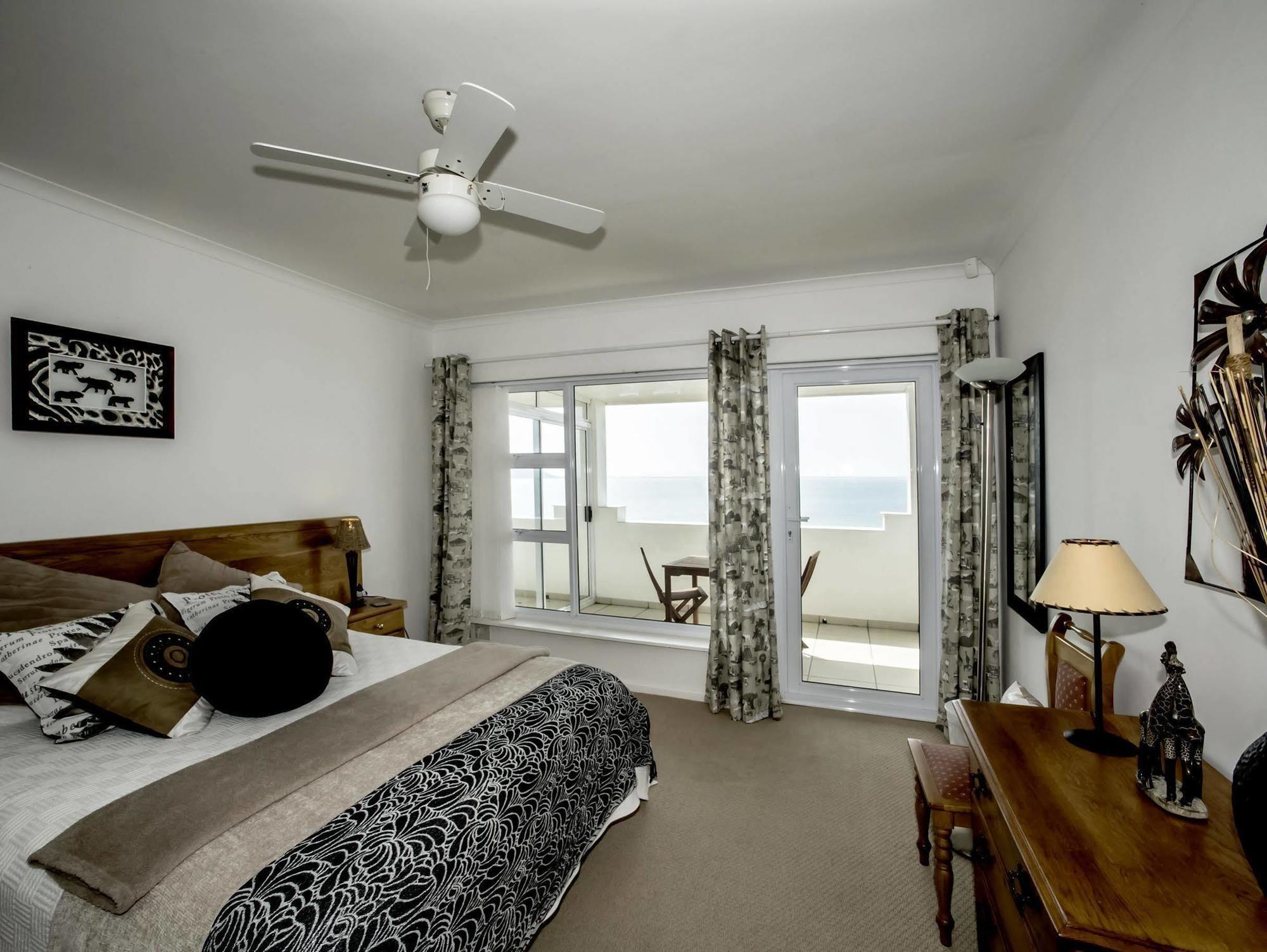 Penguinden - Load-Shedding Free Hotel Simon's Town Exterior photo